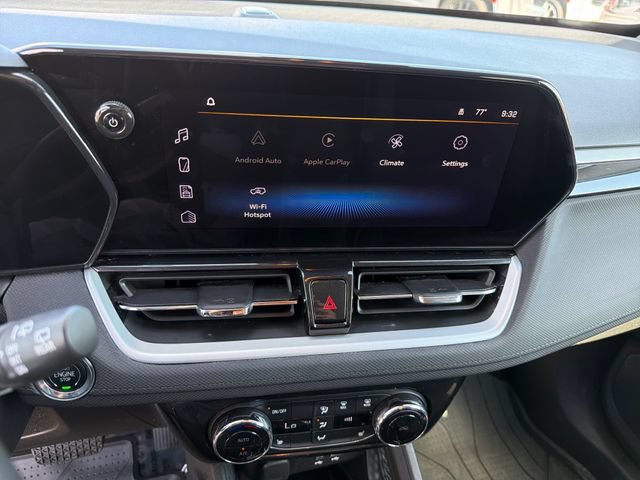 Used 2025 Chevrolet TrailBlazer LT w/ Convenience Package FWD image 17