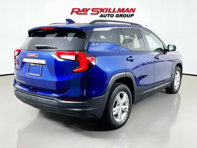 Used 2023 GMC Terrain SLE w/ Driver Convenience Package image 7