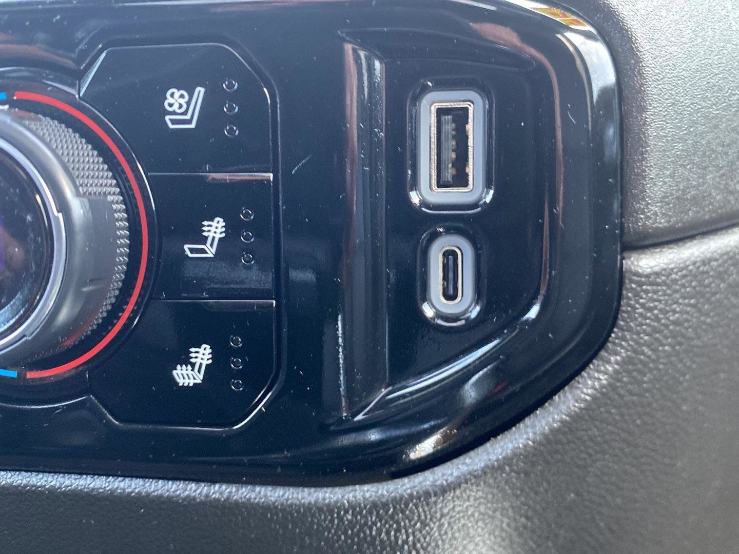 Used 2023 Chevrolet Silverado 1500 High Country w/ High Country Premium Package image 31