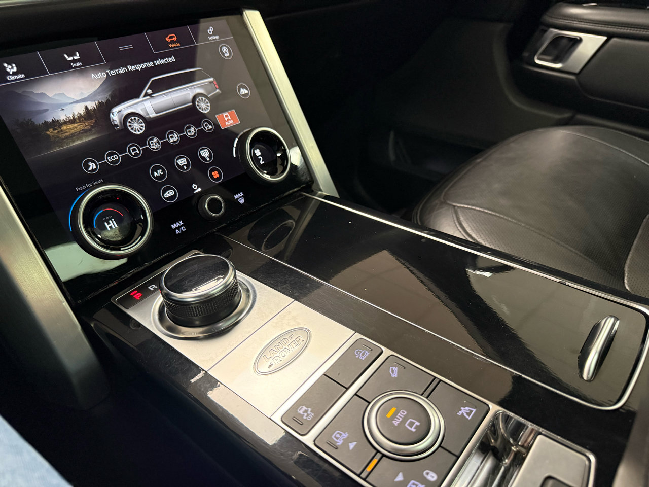 Used 2019 Land Rover Range Rover HSE image 21