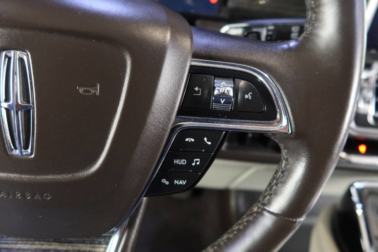 Used 2020 Lincoln Navigator Black Label w/ Cargo Convenience Package image 40
