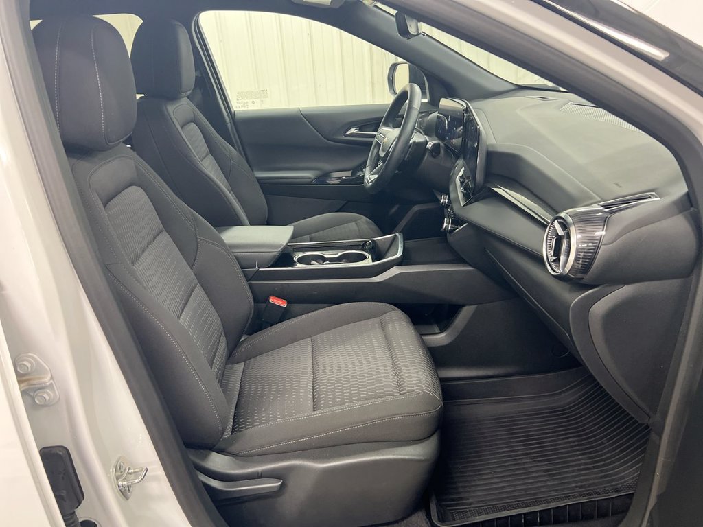 Used 2025 Chevrolet Equinox LT w/ Safety and Technology Package FWD image 22