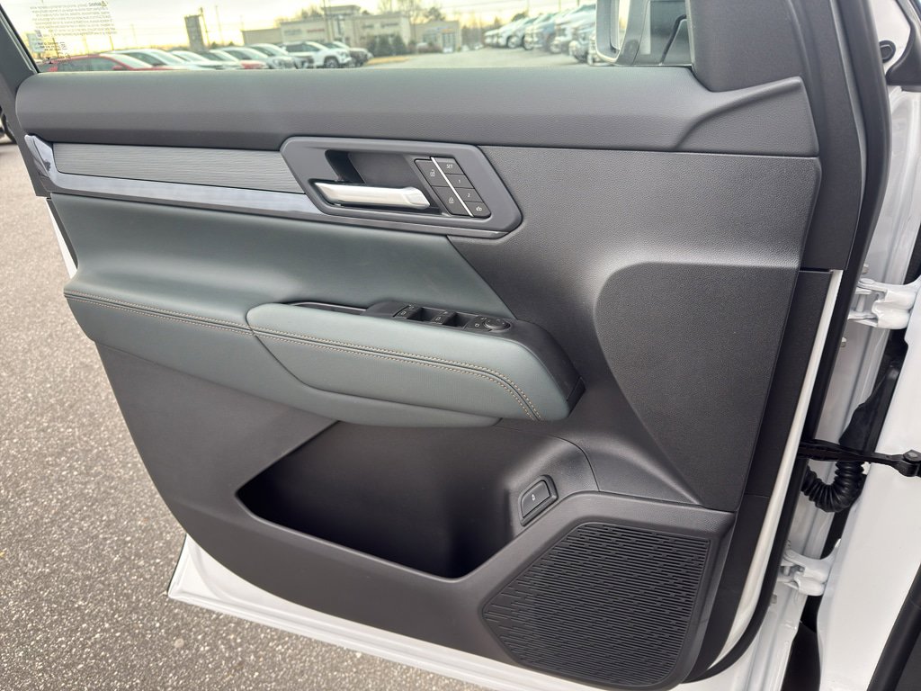 New 2026 GMC Terrain AT4 w/ Convenience Package III image 9