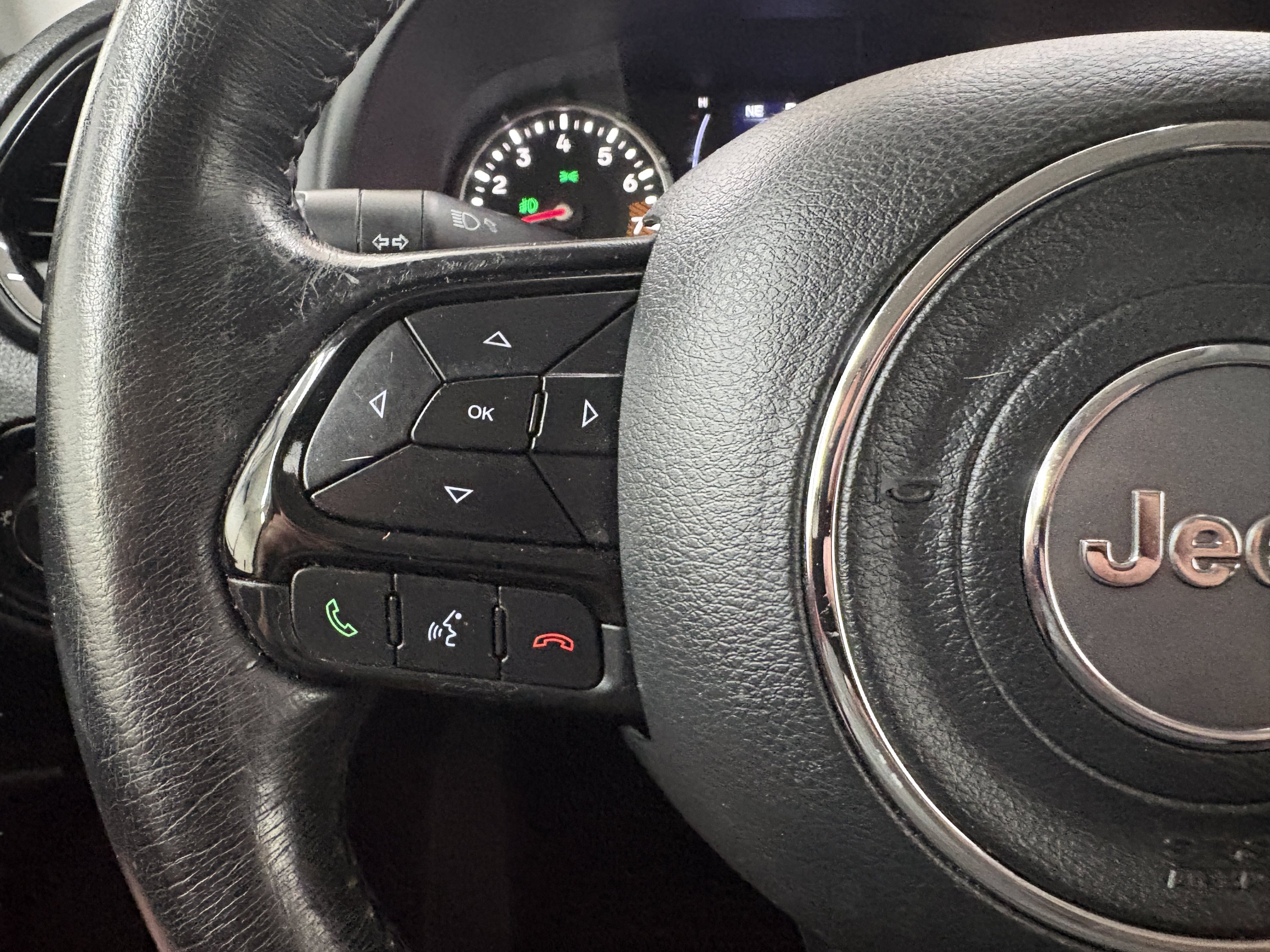 Used 2019 Jeep Renegade Altitude w/ Quick Order Package 2XM AWD/4WD image 29