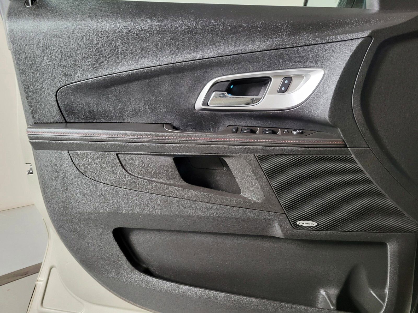 Used 2015 Chevrolet Equinox LTZ image 30