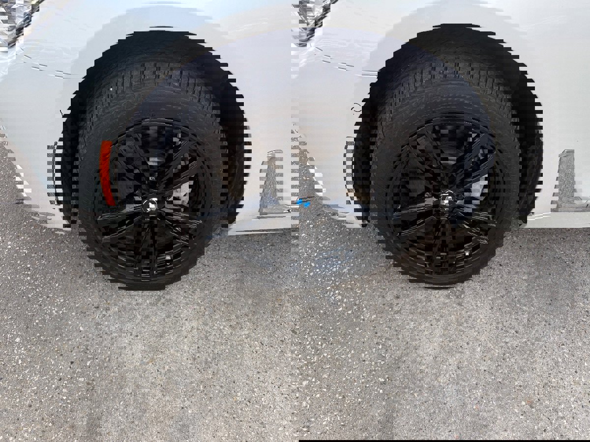 Used 2018 BMW 750i xDrive image 9