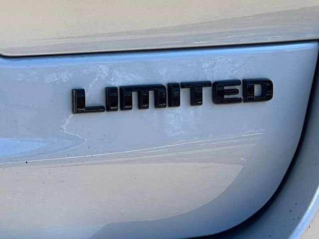 Used 2024 Jeep Grand Cherokee L Limited w/ Luxury Tech Group II image 11