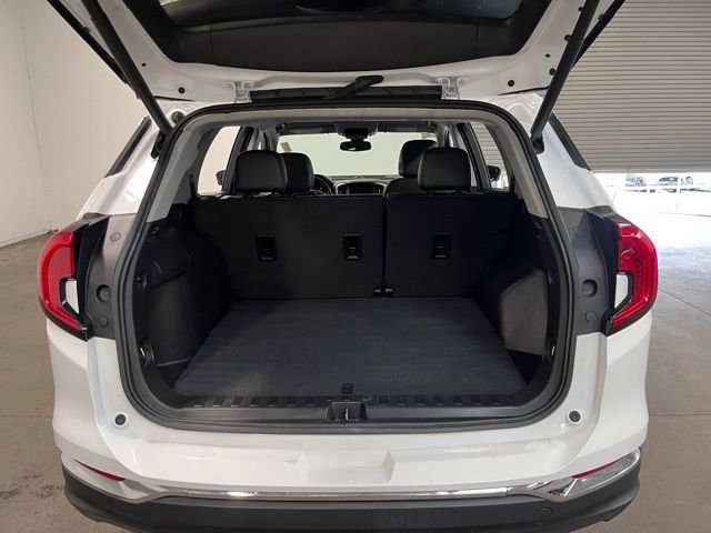 Used 2024 GMC Terrain SLT image 16