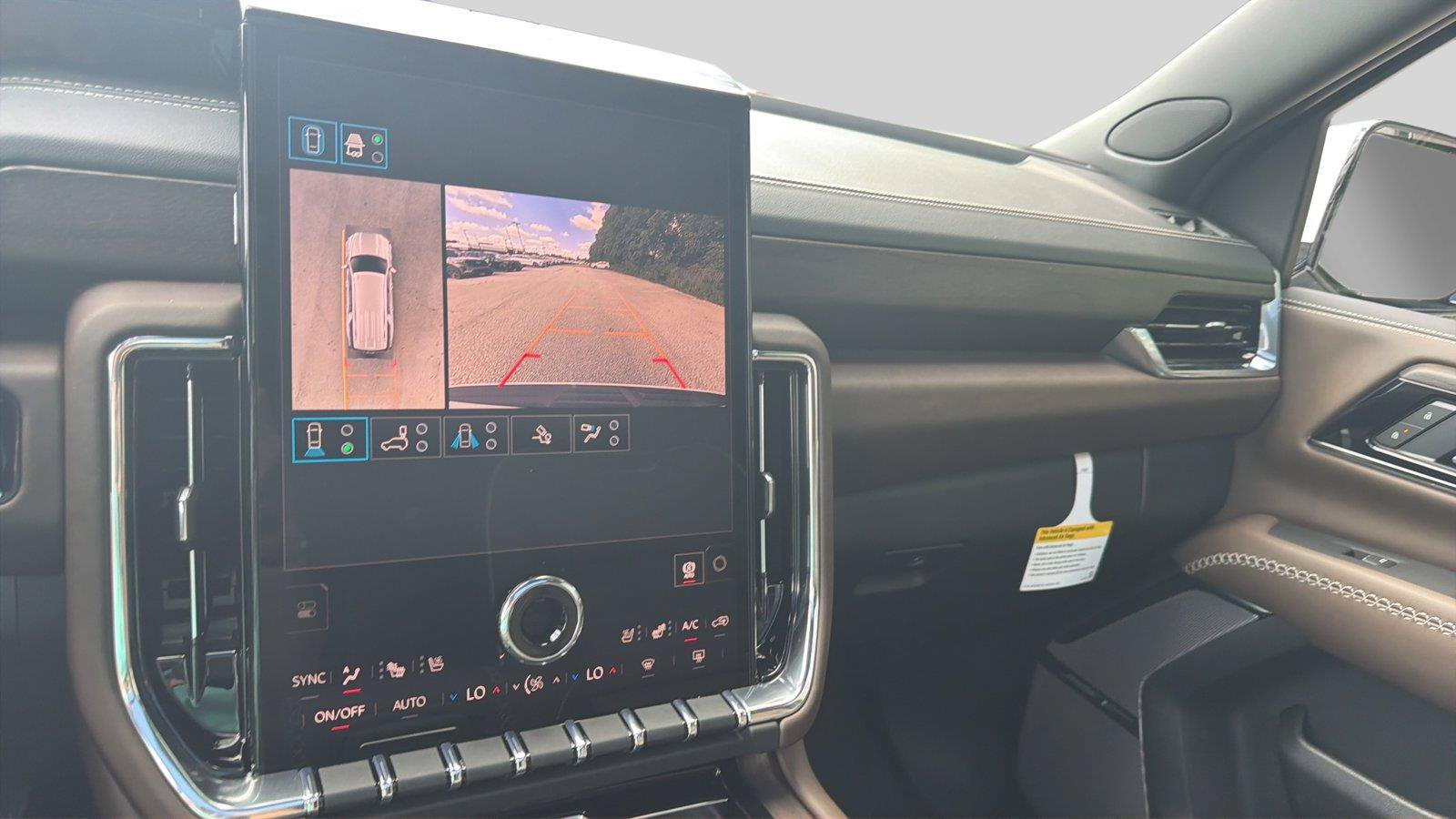 New 2026 GMC Yukon XL Denali Ultimate AWD/4WD image 13