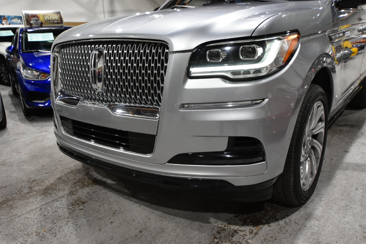 Used 2023 Lincoln Navigator Reserve AWD/4WD image 5