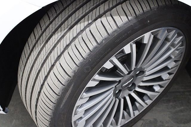 Used 2023 Genesis G80 Base image 48