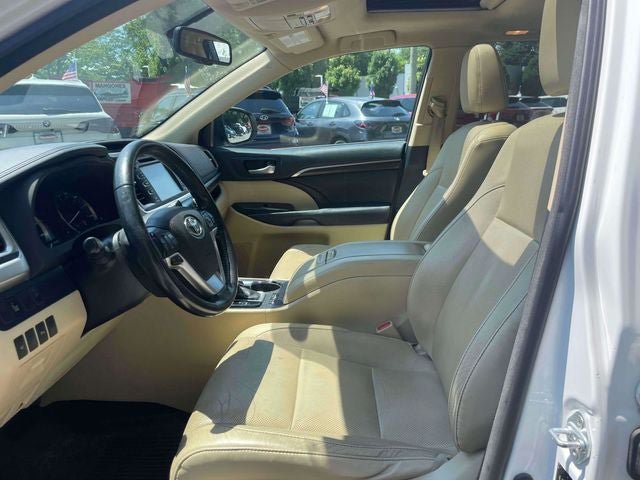 Used 2016 Toyota Highlander Limited AWD/4WD image 17