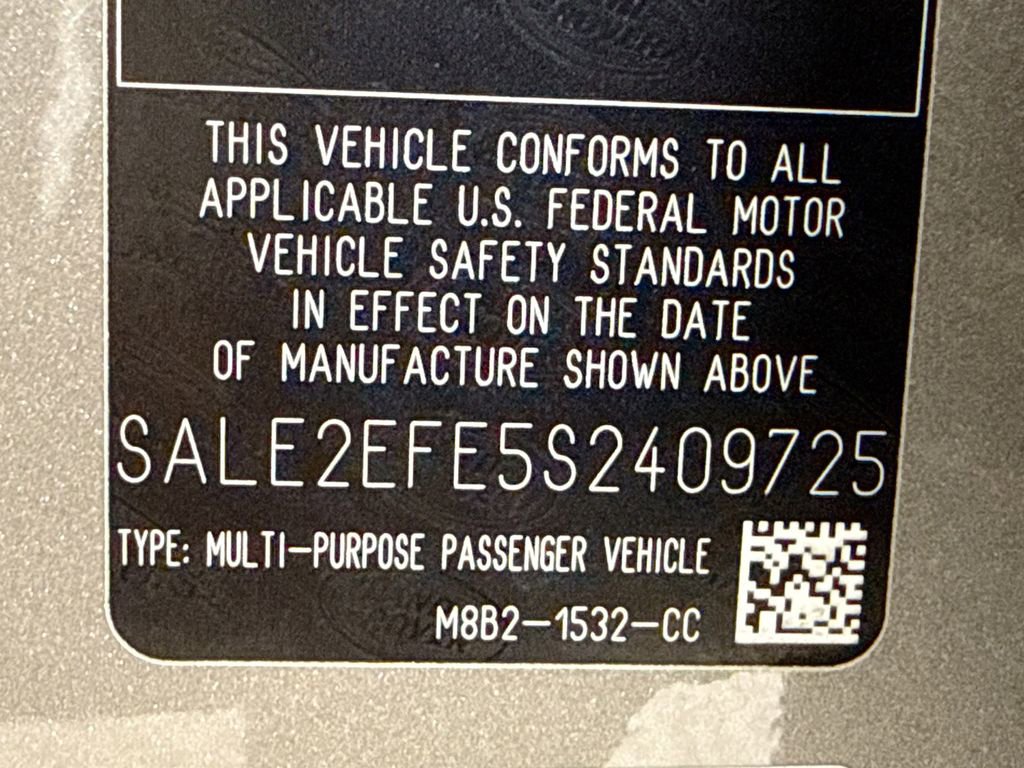 Used 2025 Land Rover Defender 110 X-Dynamic SE AWD/4WD image 27
