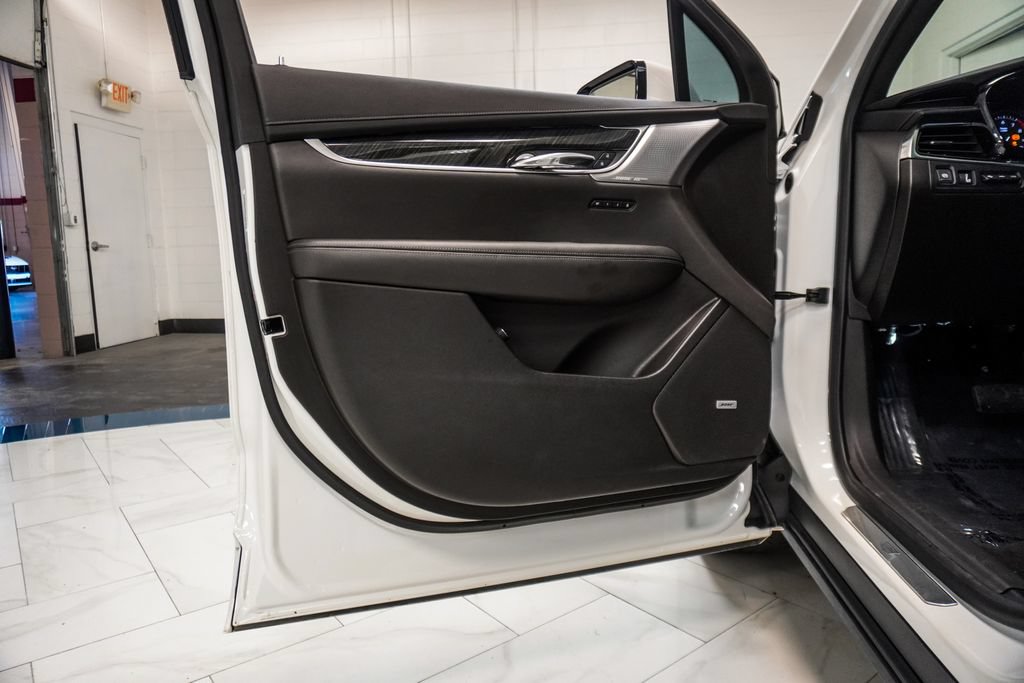 Used 2022 Cadillac XT6 Premium Luxury w/ Technology Package FWD image 18