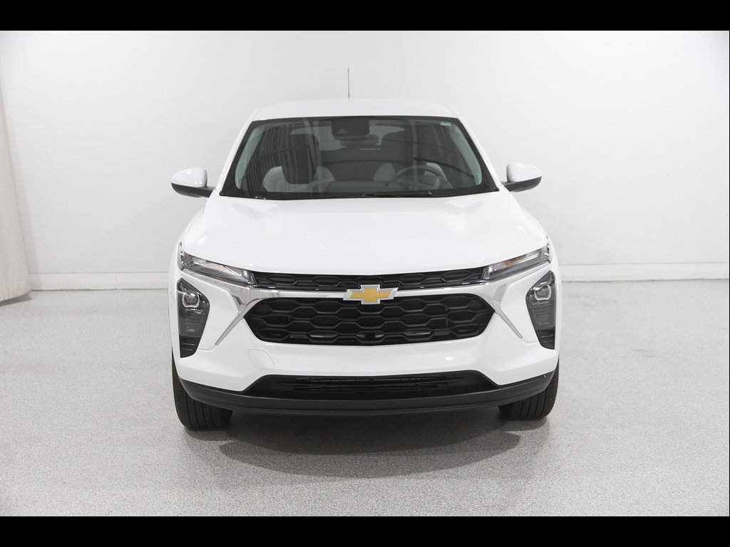 Certified 2024 Chevrolet Trax LS w/ LS Convenience Package FWD image 2