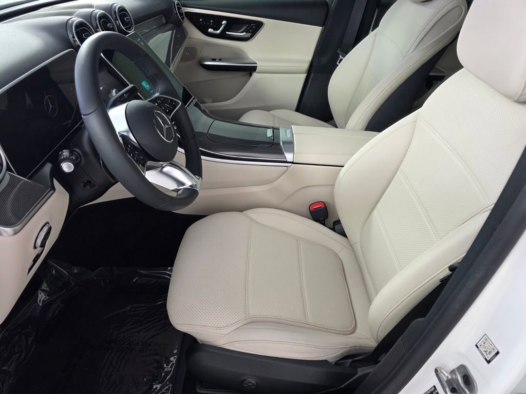 Certified 2025 Mercedes-Benz GLC 300 image 9