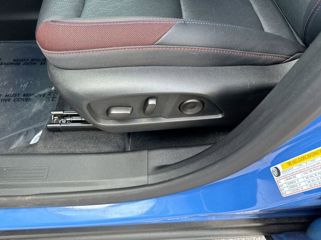 Used 2025 Chevrolet Equinox RS w/ Convenience Package III FWD image 14