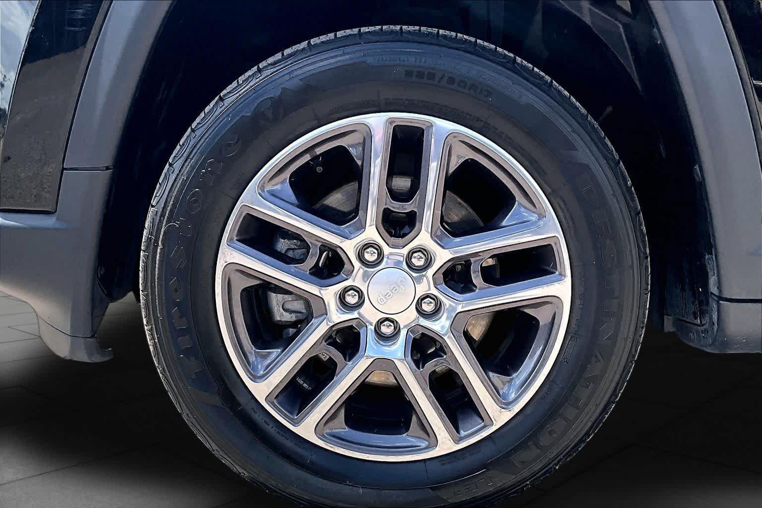 Used 2020 Jeep Compass Latitude AWD/4WD image 13