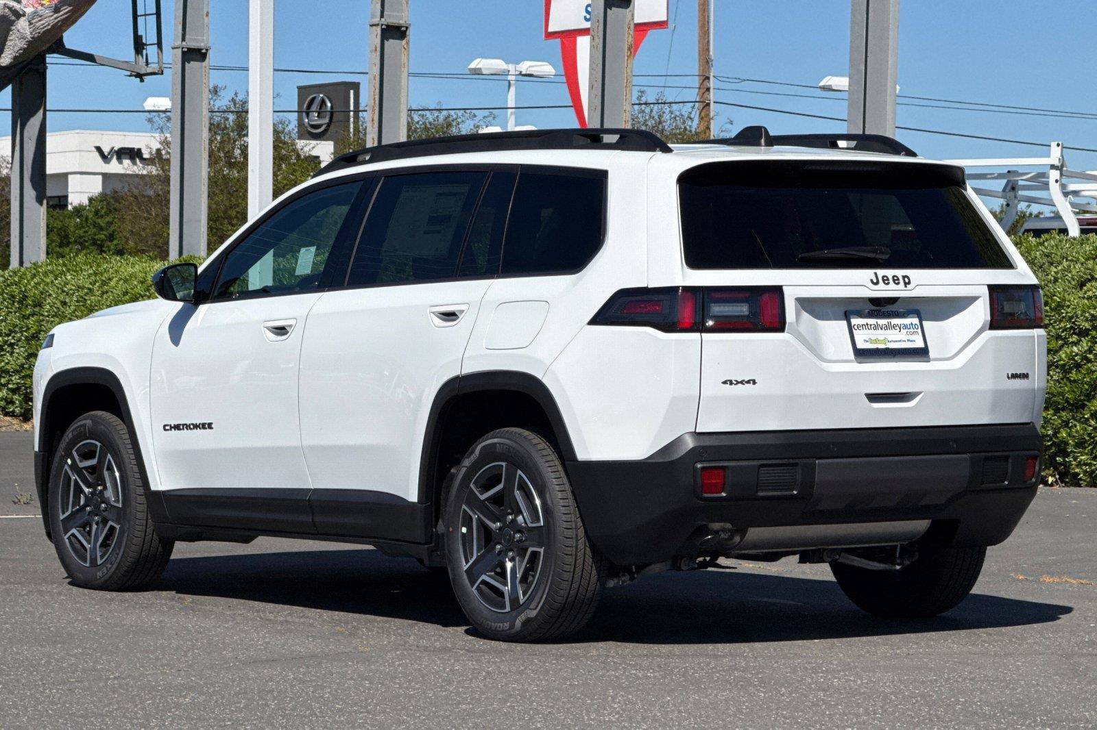 New 2026 Jeep Cherokee Laredo AWD/4WD image 5
