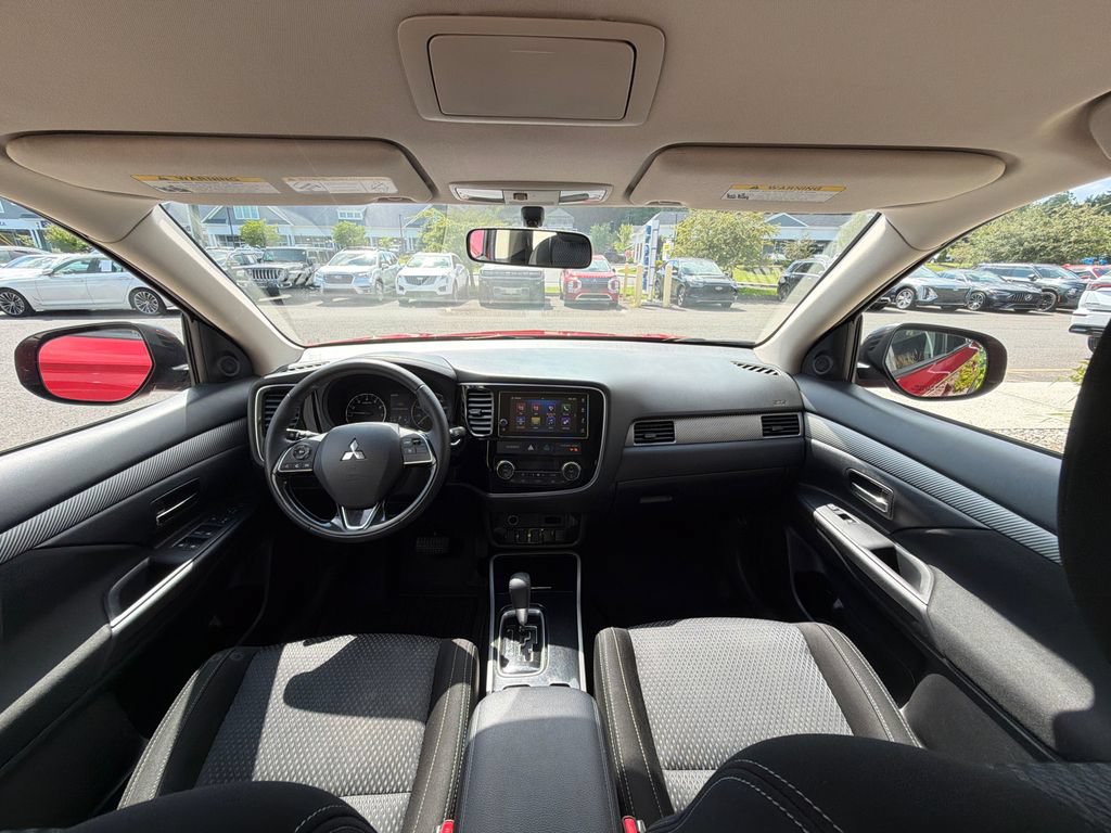 Used 2018 Mitsubishi Outlander SE AWD/4WD image 24