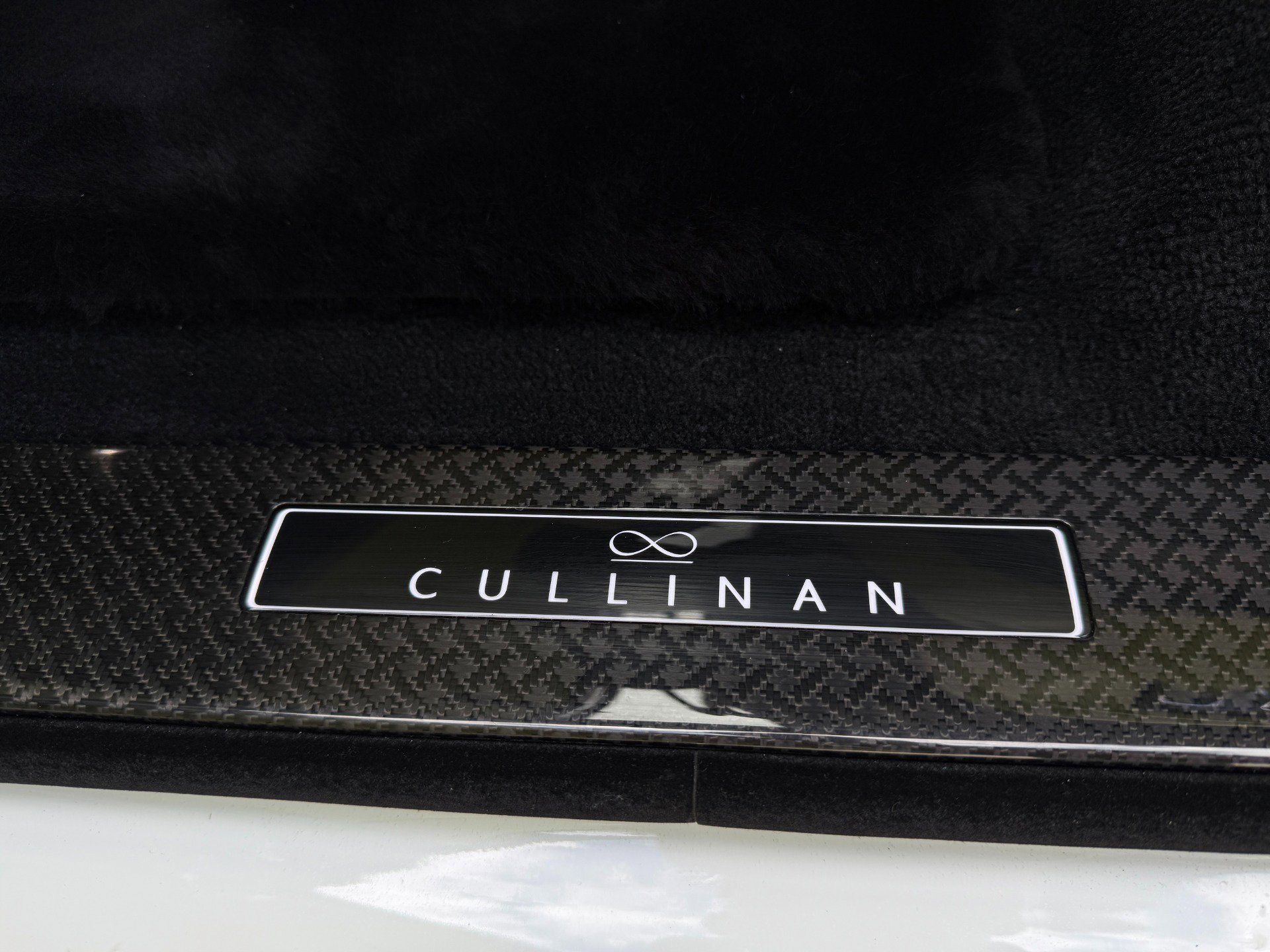 Used 2025 Rolls-Royce Cullinan Black Badge image 27