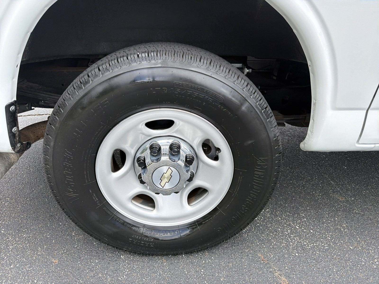 Used 2022 Chevrolet Express 2500 LT RWD image 18