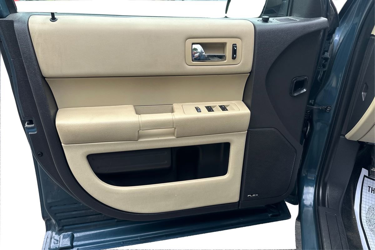 Used 2016 Ford Flex SE image 19