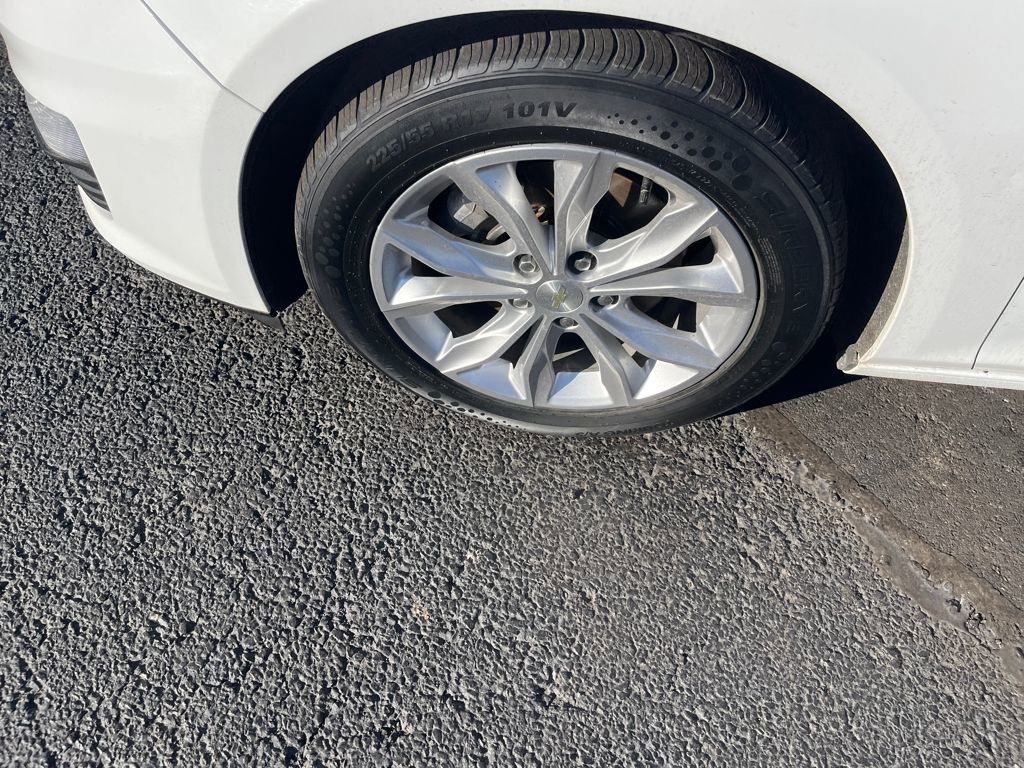 Used 2020 Chevrolet Malibu LT image 33