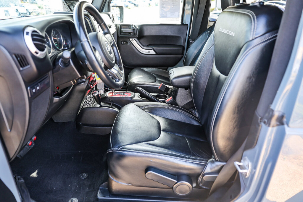 Used 2014 Jeep Wrangler Rubicon w/ Power Convenience Group AWD/4WD image 8