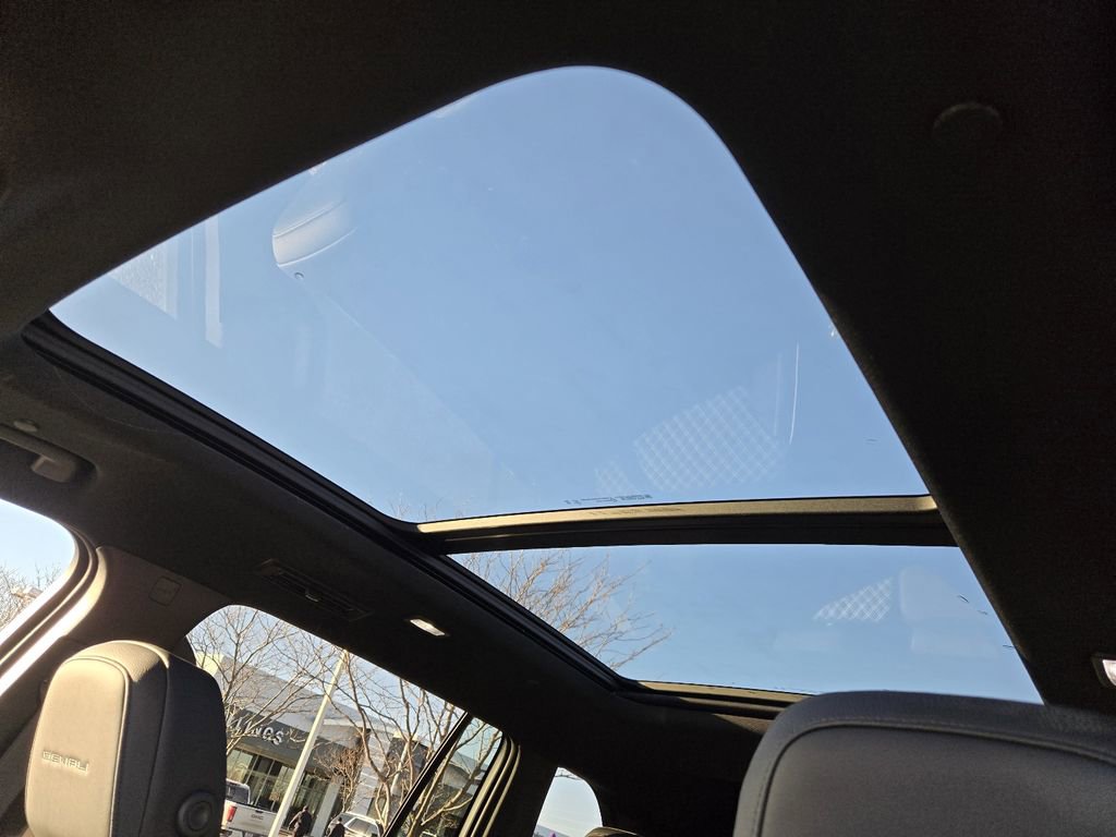 New 2026 GMC Acadia Denali w/ Super Cruise Package image 8