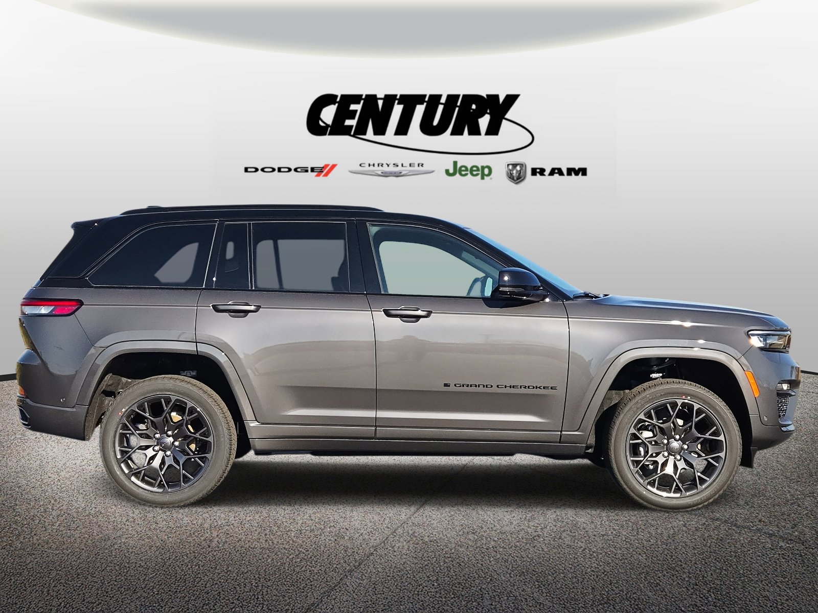 New 2025 Jeep Grand Cherokee Summit image 2