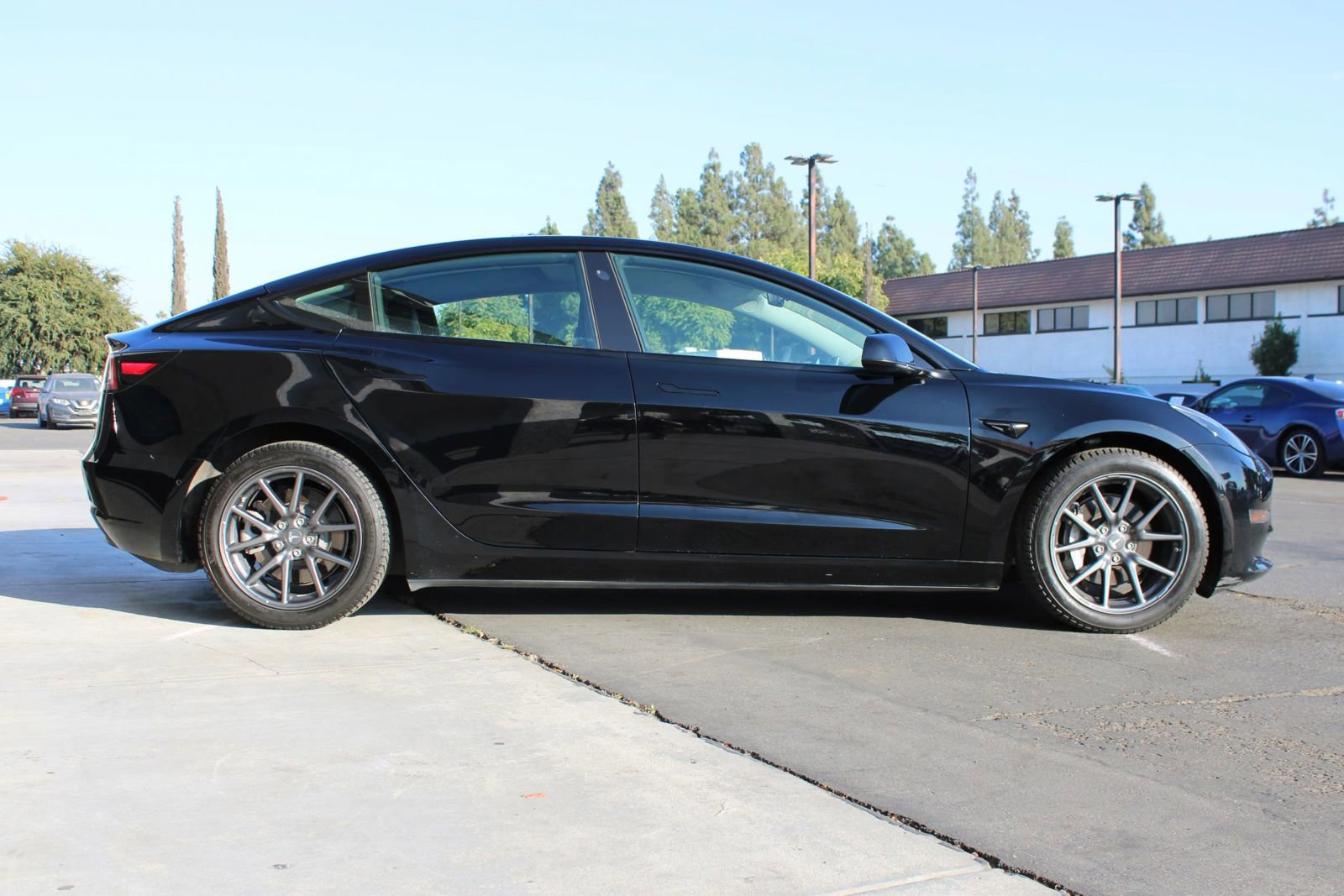 Used 2022 Tesla Model 3 Standard Range image 7