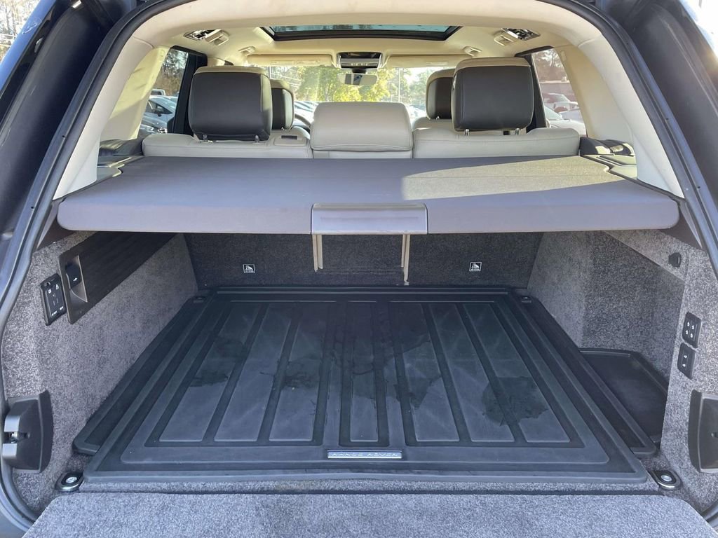 Used 2019 Land Rover Range Rover HSE image 10