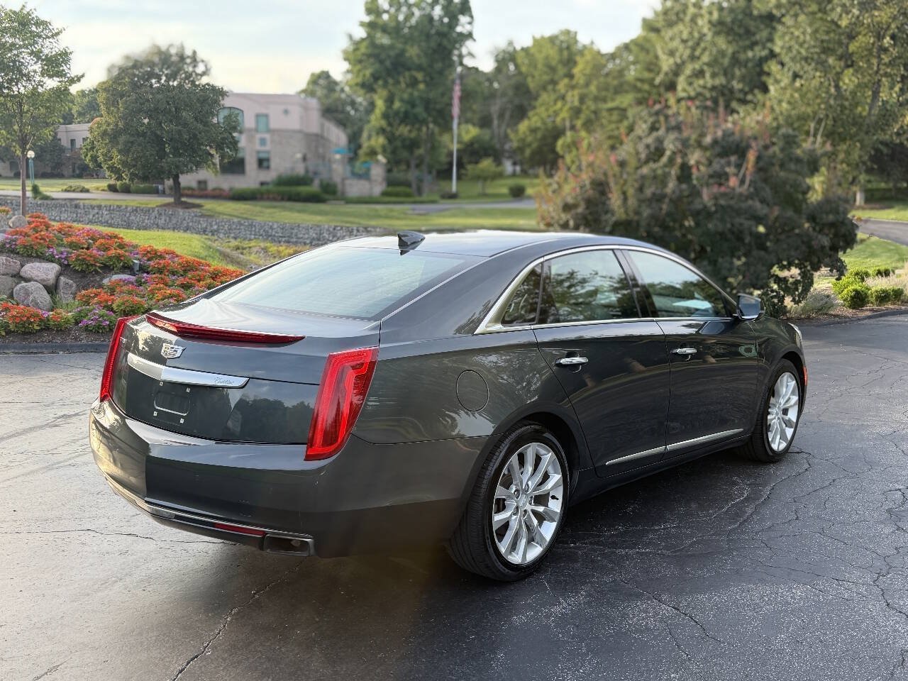 Used 2017 Cadillac XTS Luxury w/ Driver Awareness Package FWD image 5
