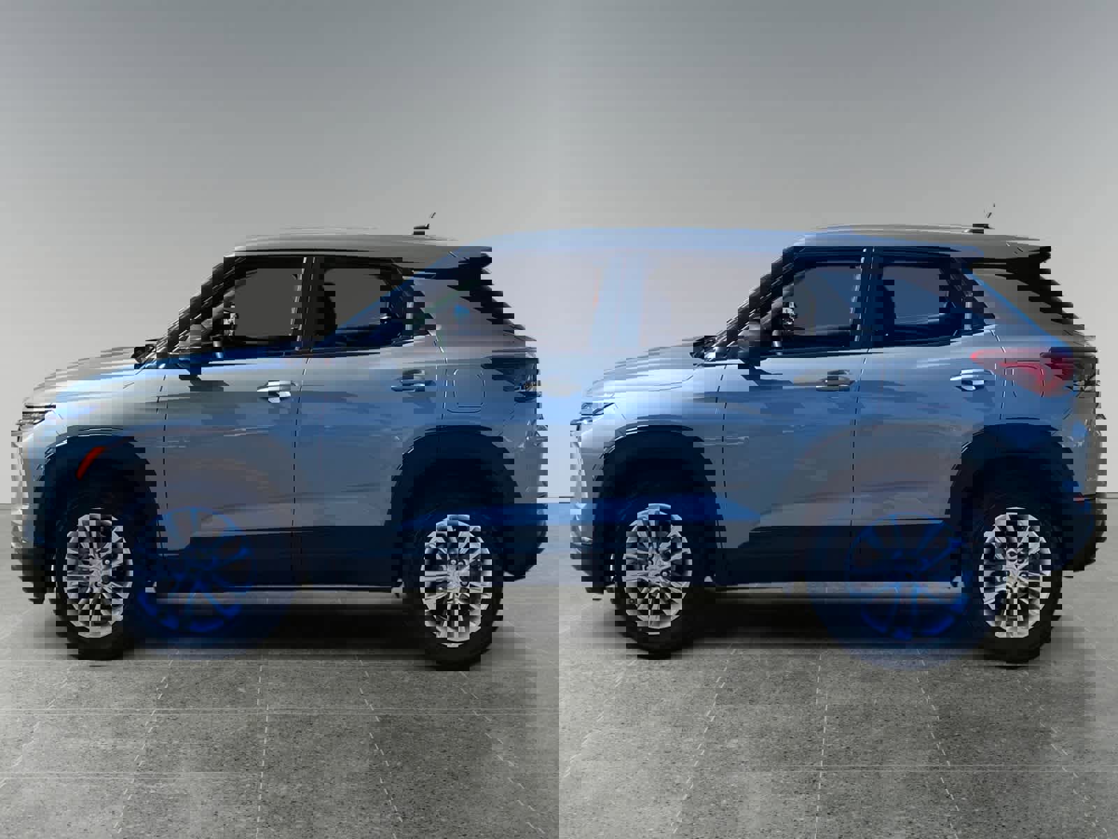 Used 2024 Chevrolet TrailBlazer LS image 2