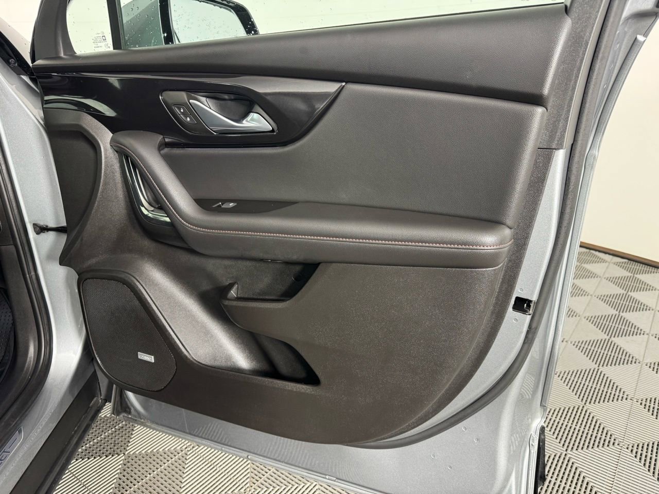 Used 2024 Chevrolet Blazer RS w/ Enhanced Convenience Package image 38