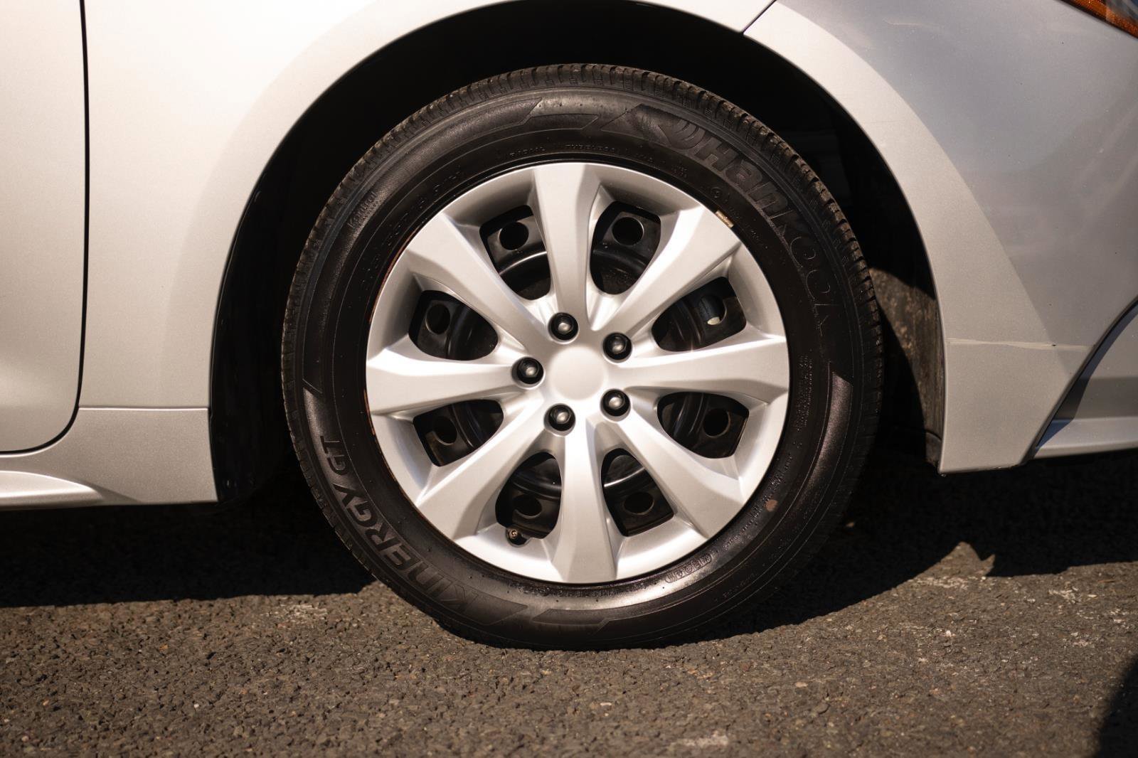 Used 2023 Toyota Corolla LE image 25