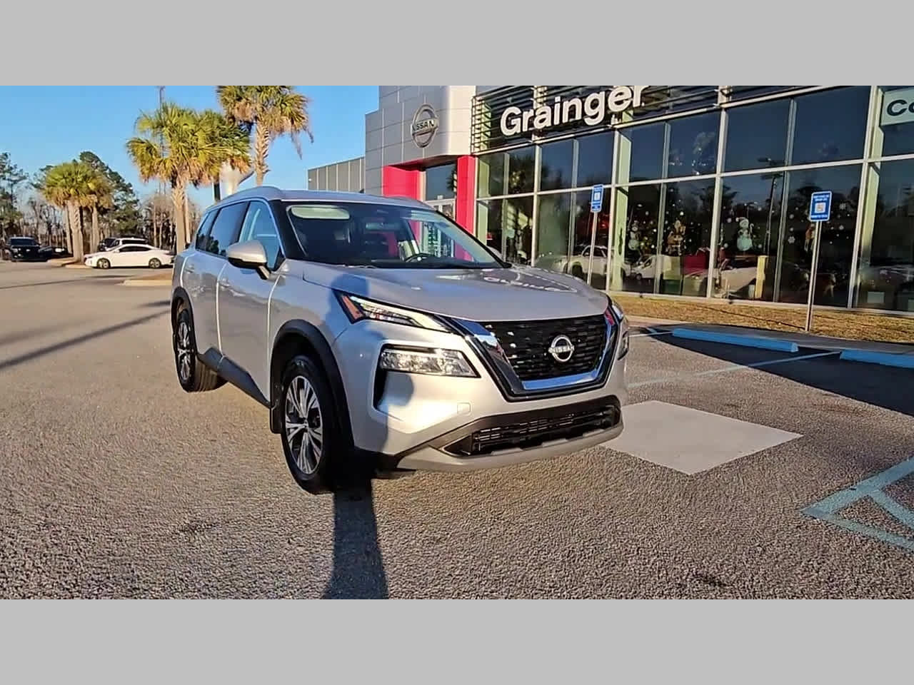 Used 2022 Nissan Rogue SV w/ SV Premium Package image 18