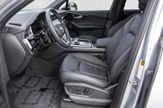 Certified 2025 Audi Q7 3.0T Premium w/ Convenience Package image 12