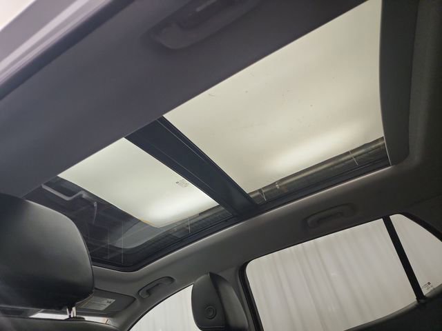 Used 2022 GMC Terrain SLT w/ Infotainment Package II image 19