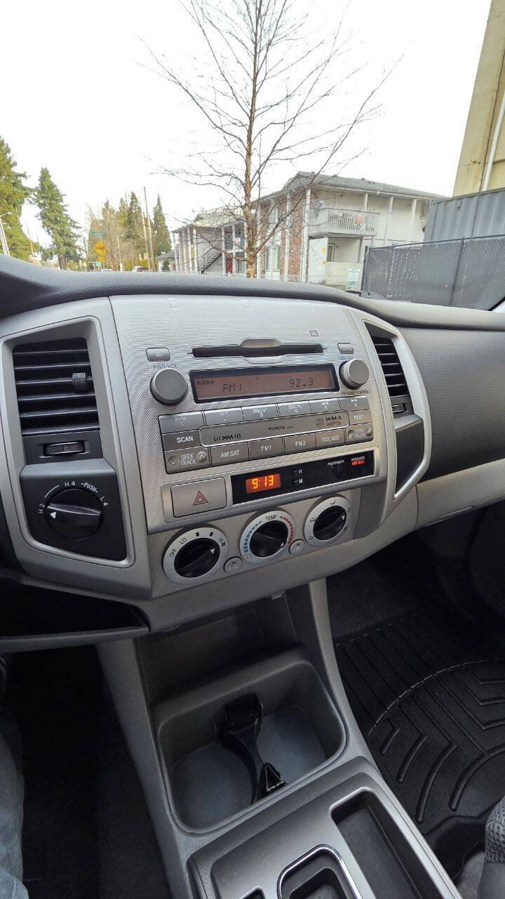 Used 2009 Toyota Tacoma V6 4x4 4dr Double Cab 6.1 ft. image 15