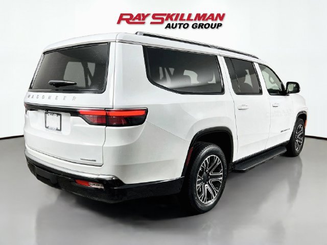 Used 2024 Jeep Wagoneer L Series II w/ Flexible Seating Group AWD/4WD image 7