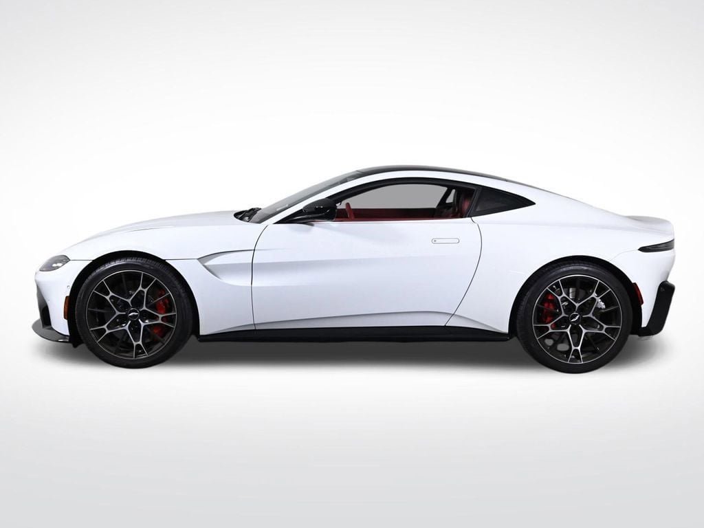 Used 2022 Aston Martin V8 Vantage Coupe RWD image 2