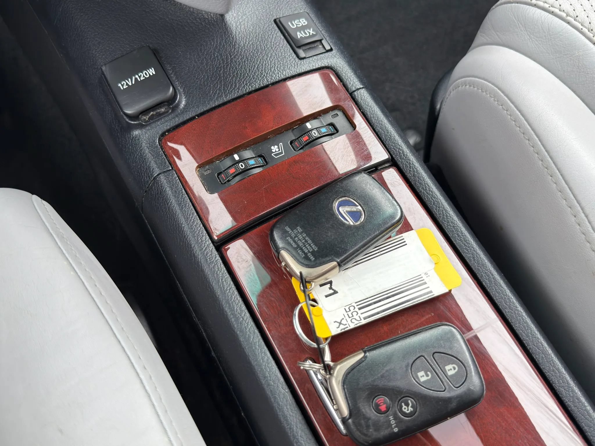 Used 2010 Lexus HS 250h Premium w/ Park Assist Pkg FWD image 31