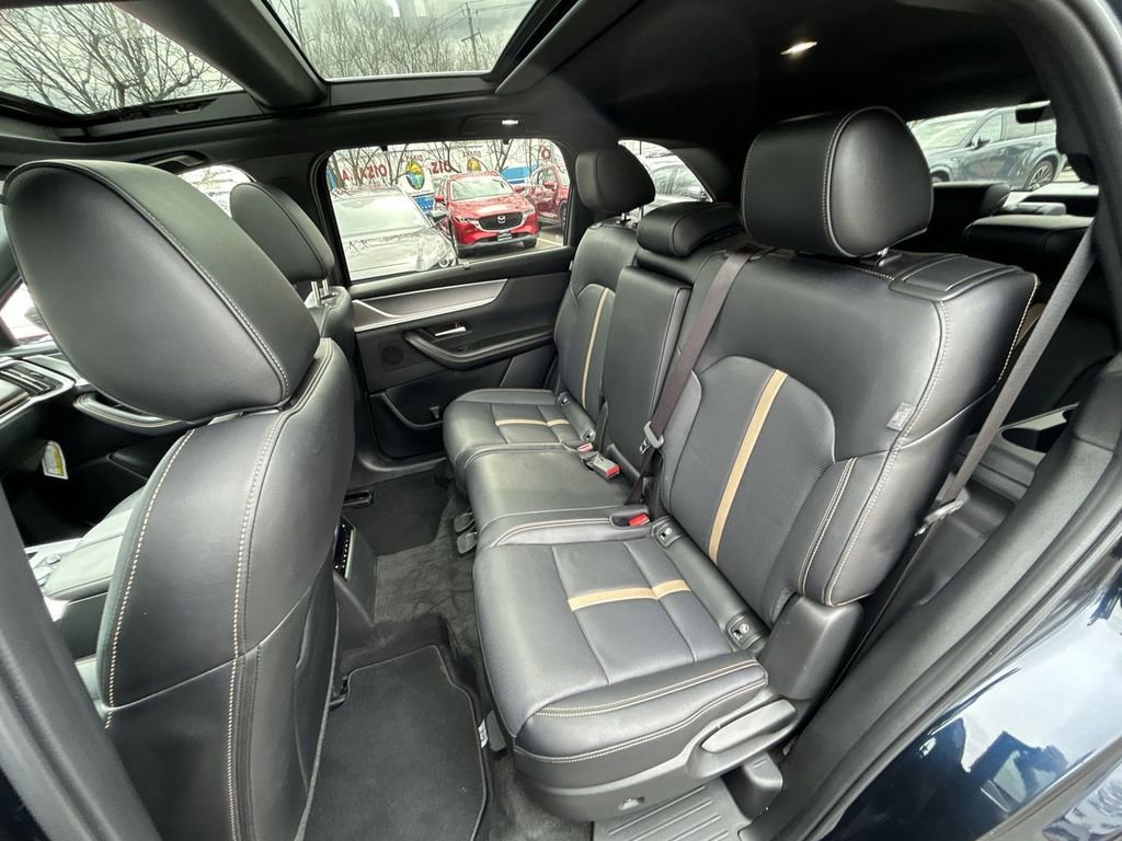 Certified 2025 MAZDA CX-90 3.3 Turbo S w/ Premium Package image 23