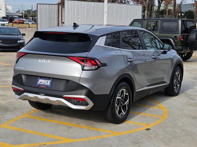 Used 2024 Kia Sportage LX image 5