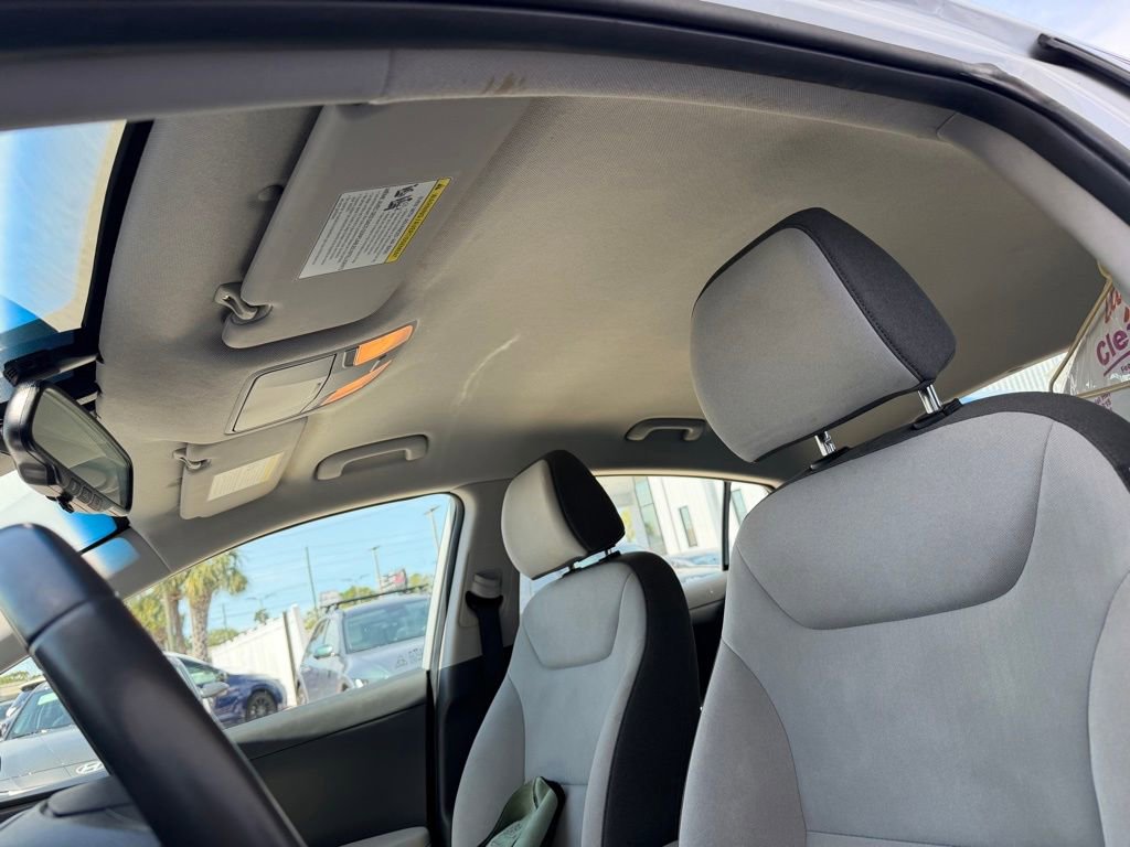 Used 2021 Hyundai Ioniq SE image 16