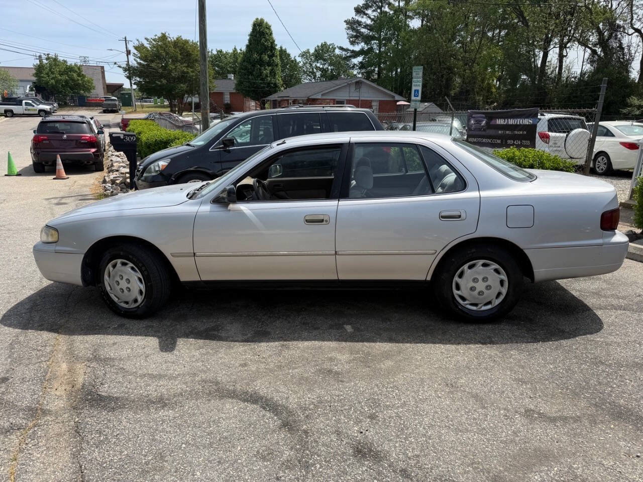 Used 1996 Toyota Camry LE FWD image 7