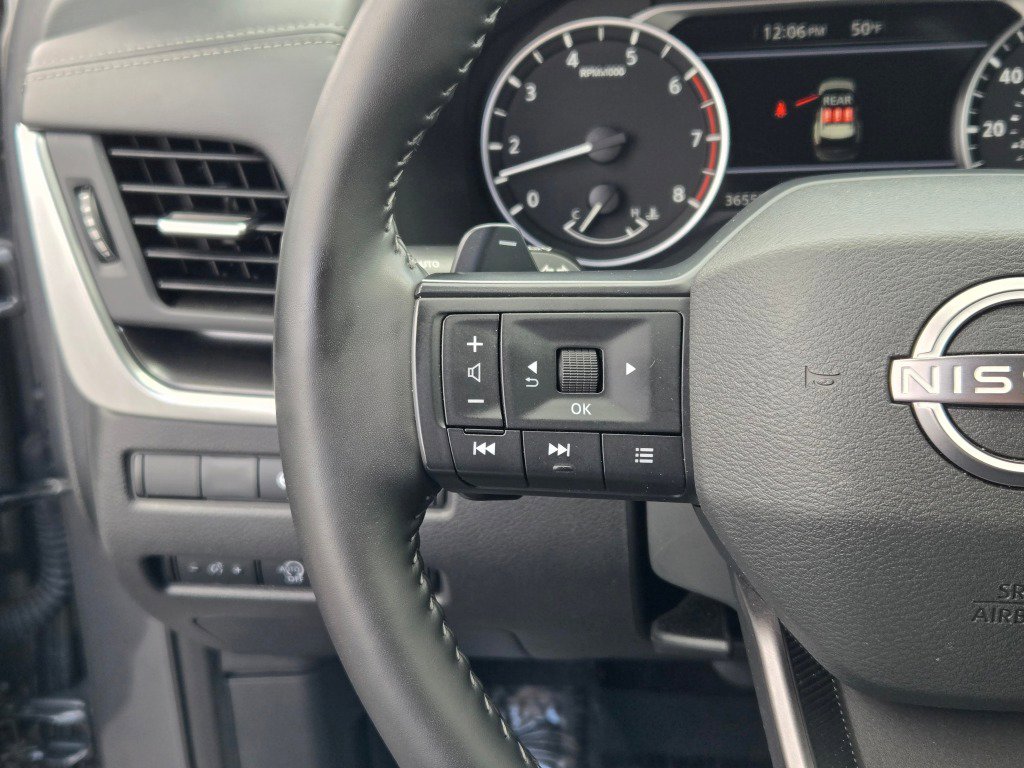 Used 2025 Nissan Rogue SV FWD image 29