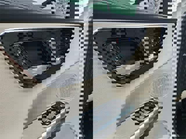 Used 2025 Mercedes-Benz GLC 300 GLC 300 image 16